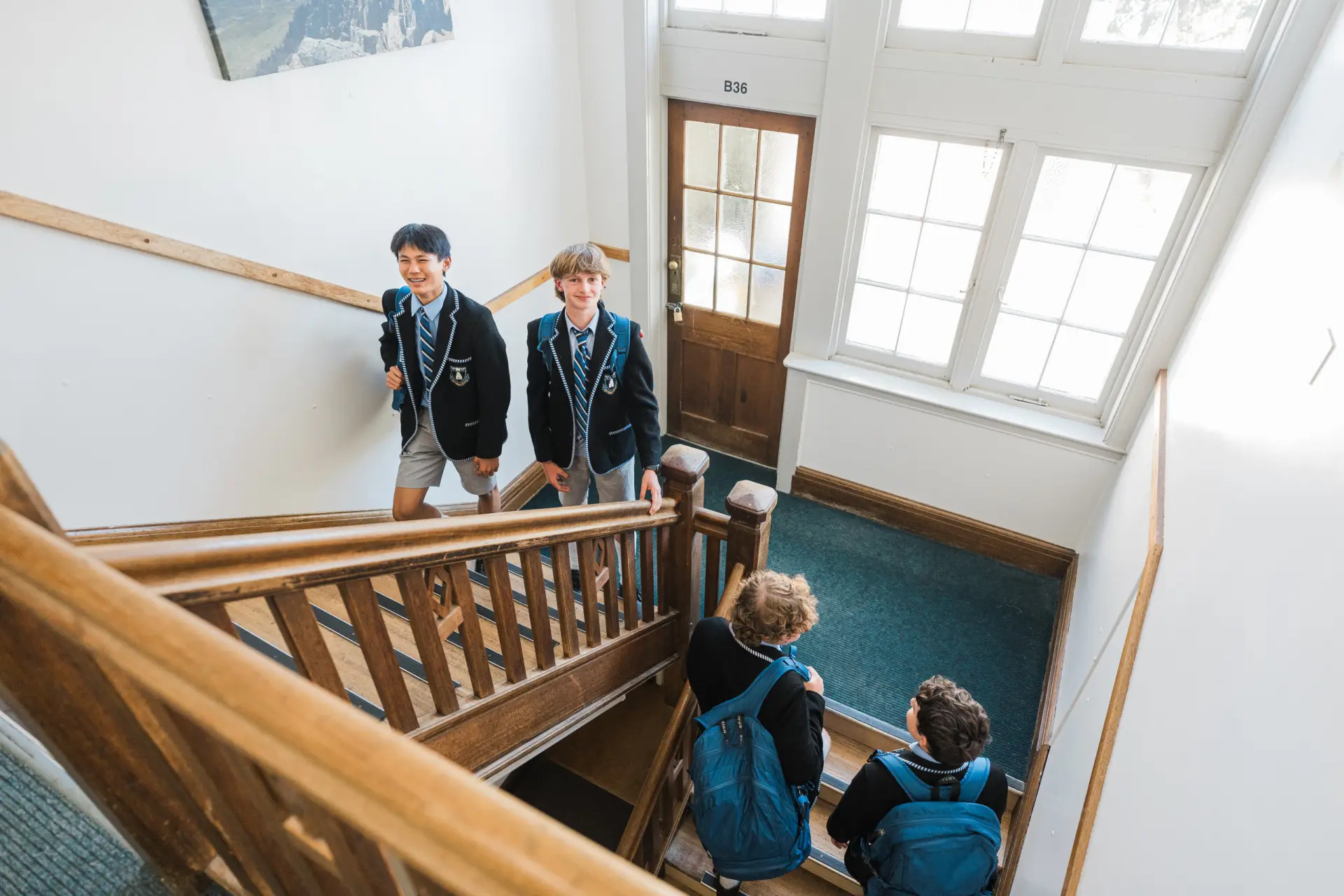 BOARDING STAIRS 20250325 Grammar HS Stock 630