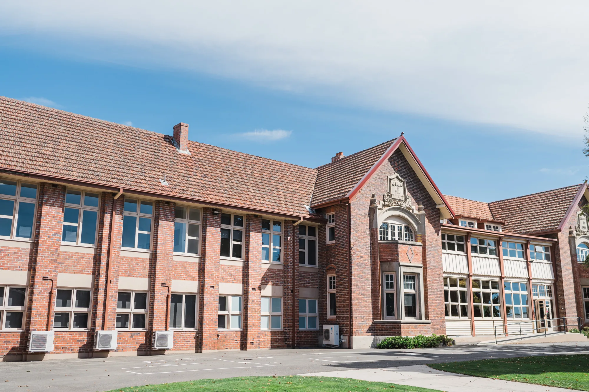 OUTSIDE 20250325 Grammar HS Stock 483